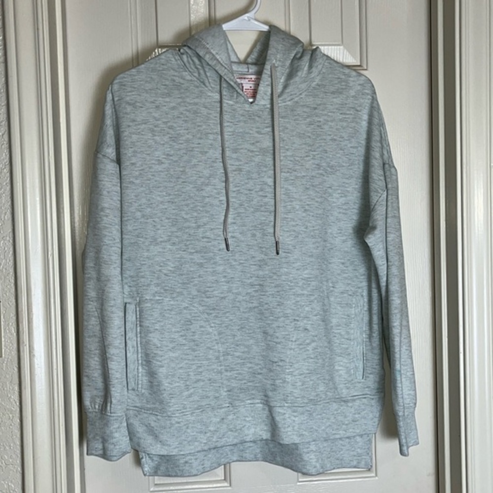 Adrienne Vittadini • Women’s Hooded Sweatshirt • Size Medium